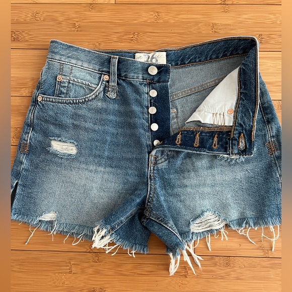 Denim shorts - Picture 4 of 4